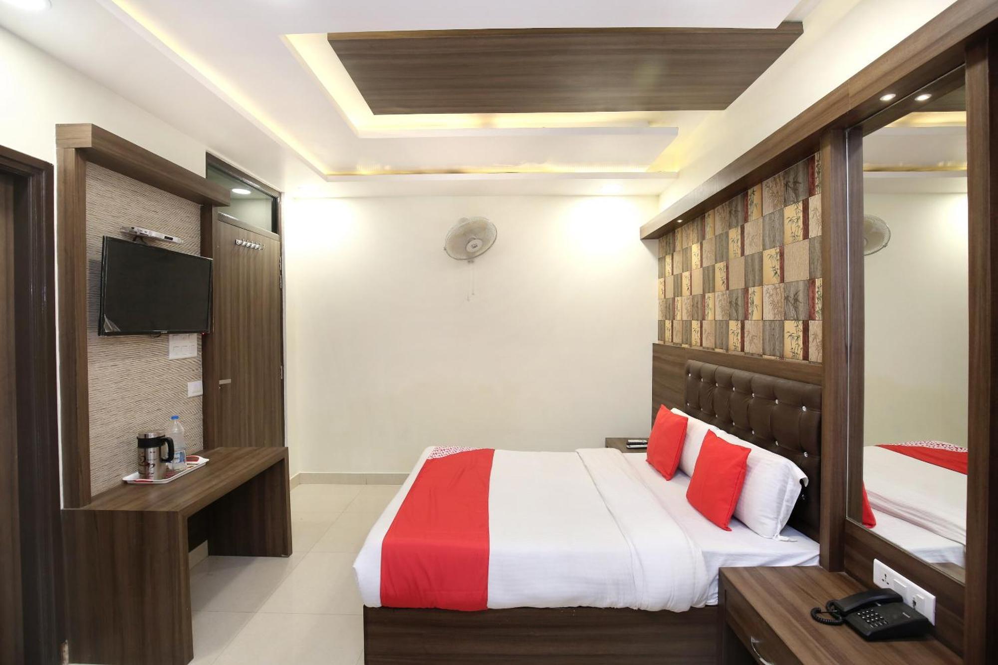 Oyo 17307 Hotel Kings อัมริตสา ภายนอก รูปภาพ