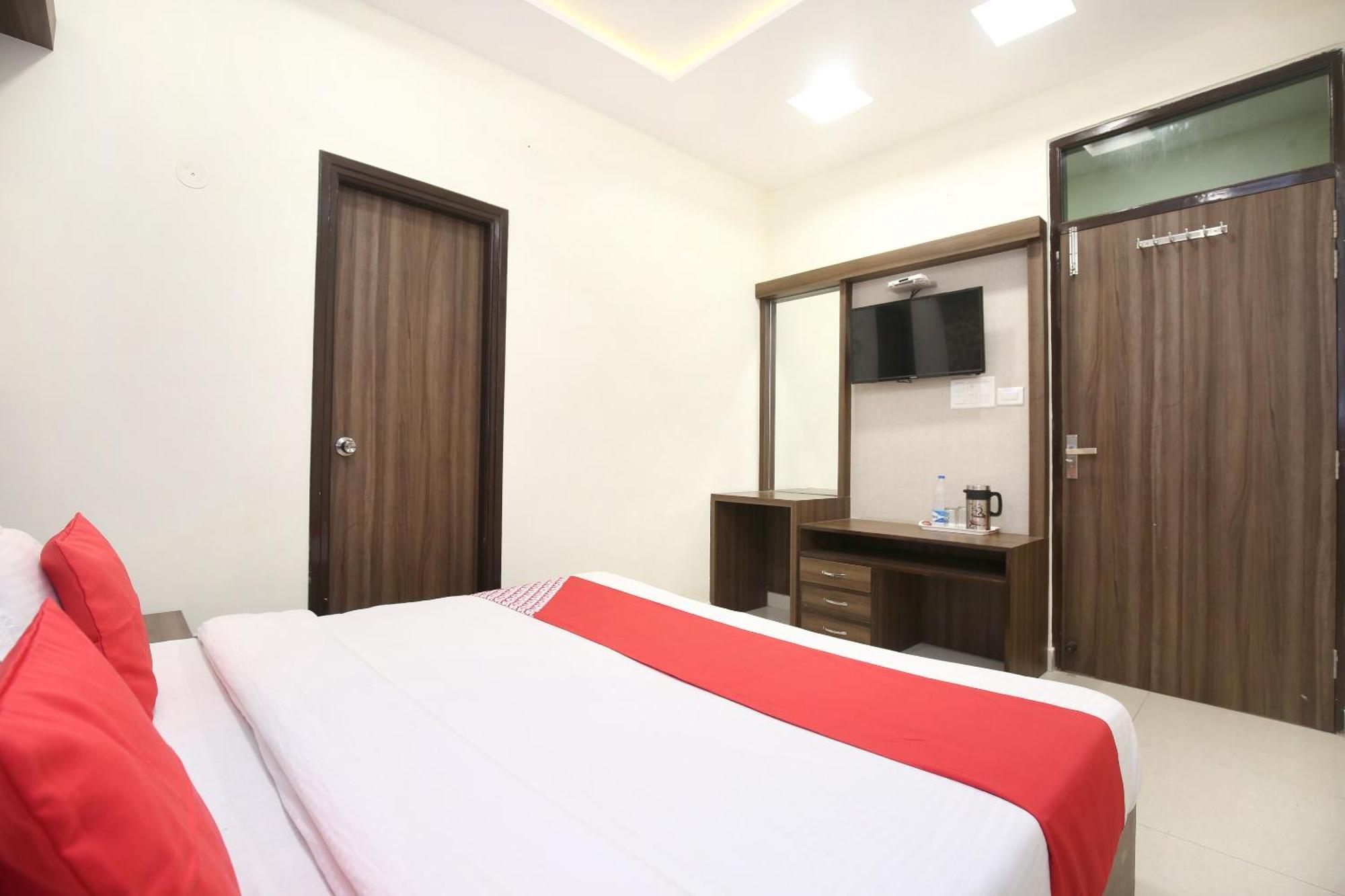 Oyo 17307 Hotel Kings อัมริตสา ภายนอก รูปภาพ