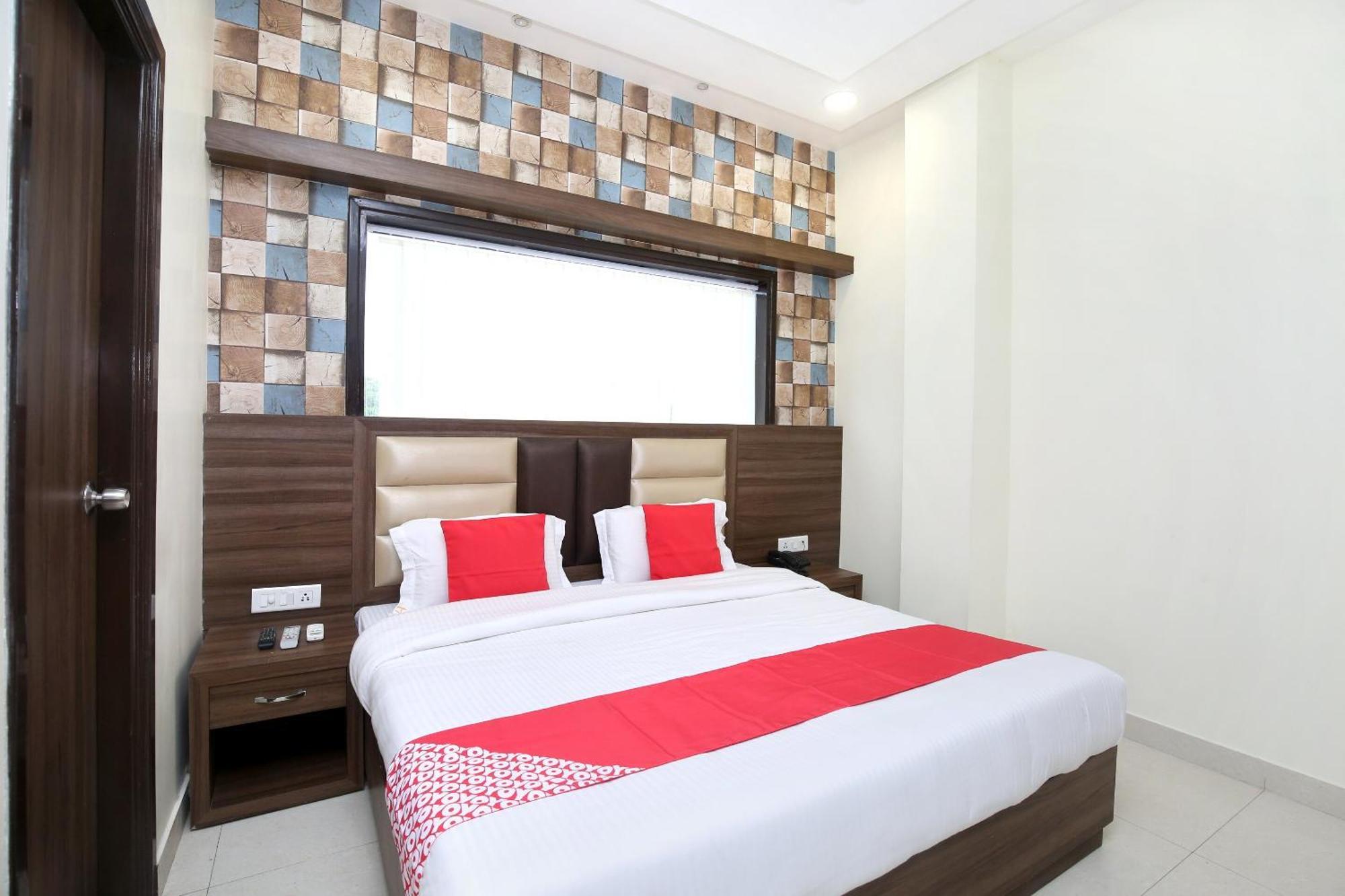 Oyo 17307 Hotel Kings อัมริตสา ภายนอก รูปภาพ